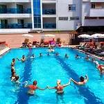 מלון Club Bayar אלאניה