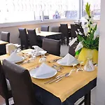 Club Bayar מלון 4*