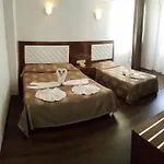 Club Bayar מלון אלאניה