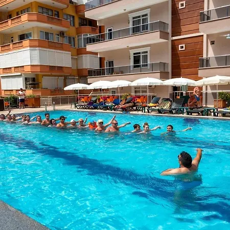 Club Bayar 4* אלאניה