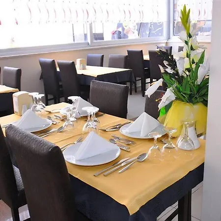 Club Bayar Szálloda 4*